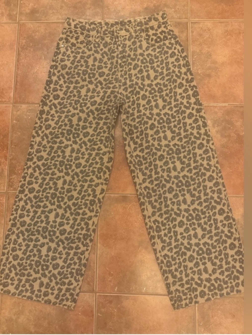 Leopard Print Wide Leg Jeans NWOT - Picture 3 of 8